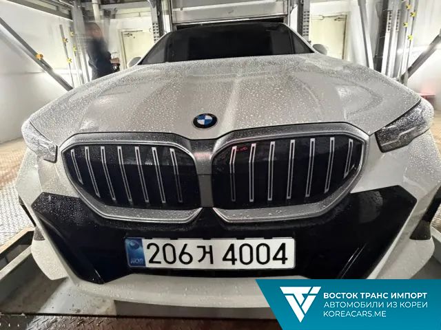 BMW 5-Series 2024