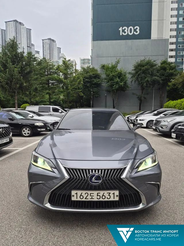 Lexus ES 2020