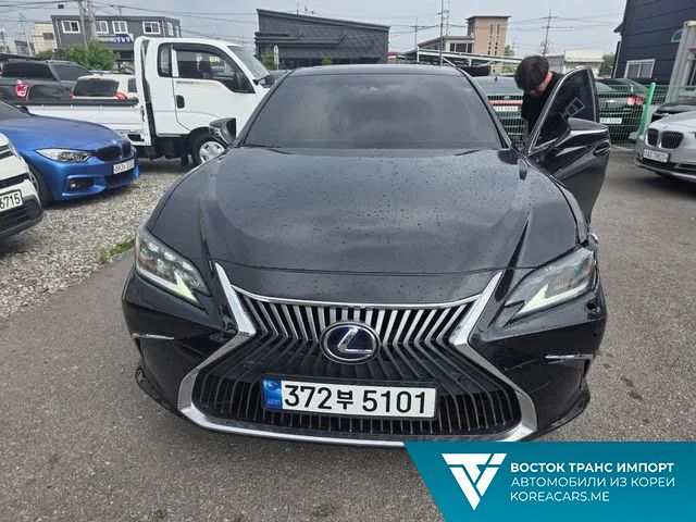 Lexus ES 2021