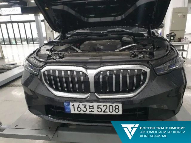 BMW 5-Series 2024