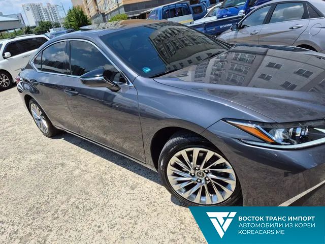 Lexus ES 2023