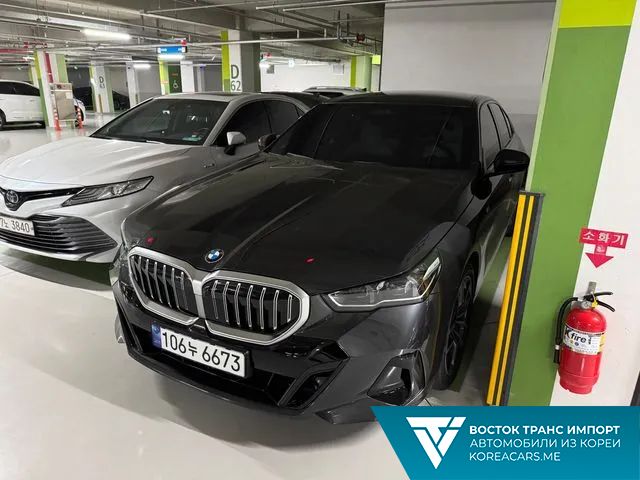 BMW 5-Series 2024